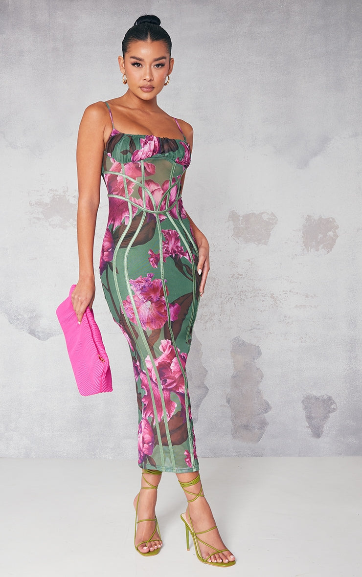 https://cdn-img.prettylittlething.com/2/a/b/1/2ab13fb584c911fabdf0820191e98a696a4e6d6d_cna9119_1.jpg